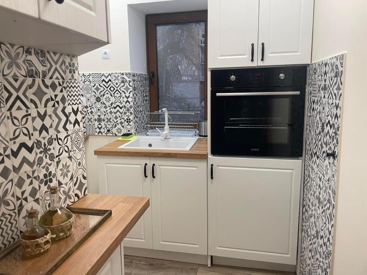 вино от глухарчета Ferienhaus Borovo (Plovdiv)